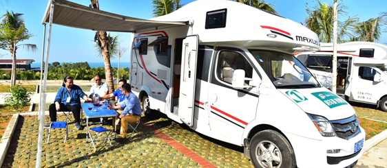 房车遮阳篷使用方法_房车旅行攻略-房车生活家